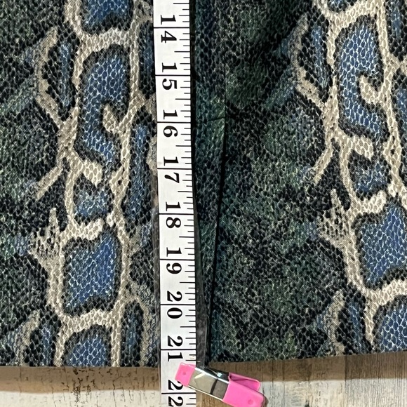 Ann Taylor Loft Women's Blue Teal Tan Reptile Print Skirt Size 8 - Picture 7 of 9